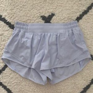 NWOT Lululemon Hotty Hot shorts Size 6 regular